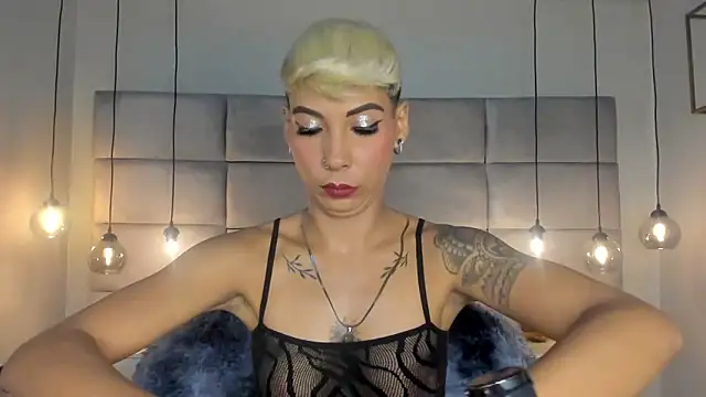 Snapshot of MiaMorgan_ chatting on January 14, 2025, 12:03 pm MiaMorgan online show from January 14, 2025, 12:03 pm