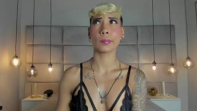 Snapshot of MiaMorgan_ chatting on January 24, 2025, 11:59 am MiaMorgan online show from January 24, 2025, 11:59 am