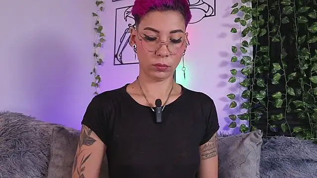 MiaMorgan  online show from December 5, 2025, 12:58 pm