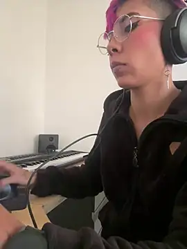 MiaMorgan  online show from February 5, 2026, 1:05 pm