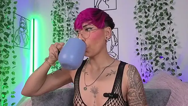 MiaMorgan  online show from April 9, 2026, 2:11 pm