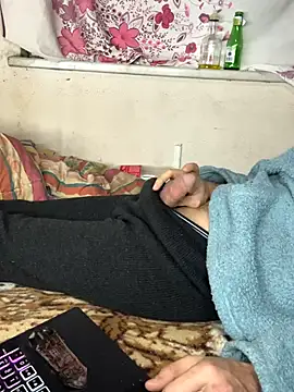 cenkjigolo online show from December 3, 2025, 6:28 pm