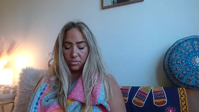 Snapshot of sunshinekisses chatting on October 8, 2025, 6:16 pm sunshinekisses online show from October 8, 2025, 6:16 pm