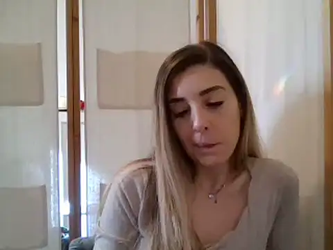 Snapshot of MissBella131 chatting on January 24, 2025, 12:10 pm MissBella131 online show from January 24, 2025, 12:10 pm