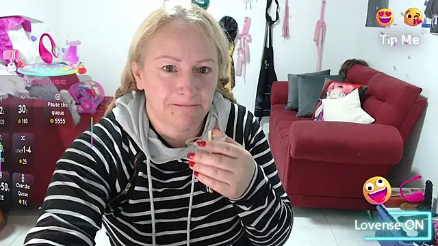 emperabigbootybigass online show from November 27, 2025, 12:18 pm