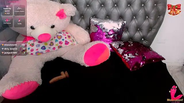 Snapshot of samy__milf chatting on December 15, 2024, 4:40 am samy milf online show from December 15, 2024, 4:40 am