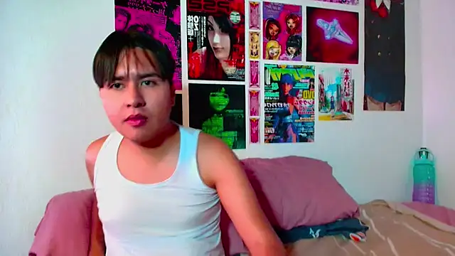 Snapshot of shinji-18 chatting on February 25, 2025, 12:58 am shinji-18 online show from February 25, 2025, 12:58 am