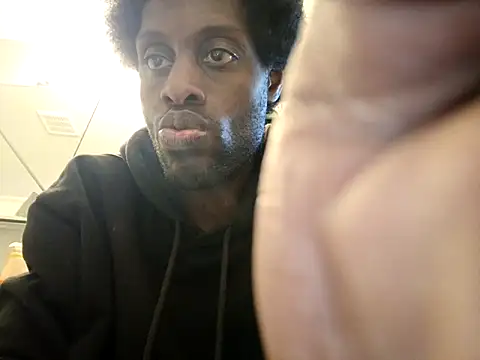 Snapshot of DevinToore chatting on October 10, 2025, 1:26 am DevinToore online show from October 10, 2025, 1:26 am