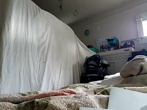 Snapshot of DevinToore chatting on October 15, 2025, 11:16 pm DevinToore online show from October 15, 2025, 11:16 pm