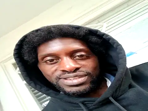 Snapshot of DevinToore chatting on November 14, 2025, 5:55 pm DevinToore online show from November 14, 2025, 5:55 pm