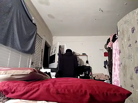 Snapshot of DevinToore chatting on November 18, 2025, 2:28 am DevinToore online show from November 18, 2025, 2:28 am