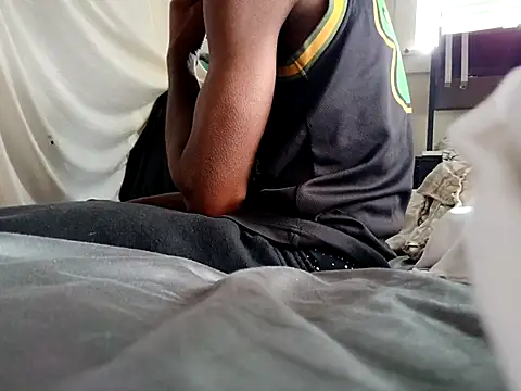 Snapshot of DevinToore chatting on November 23, 2025, 7:24 pm DevinToore online show from November 23, 2025, 7:24 pm