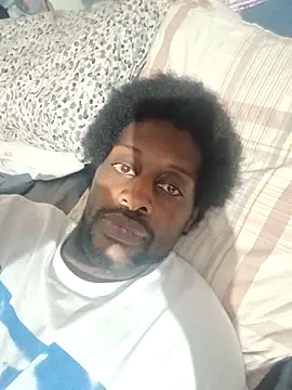 Snapshot of DevinToore chatting on December 19, 2025, 2:18 am DevinToore online show from December 19, 2025, 2:18 am