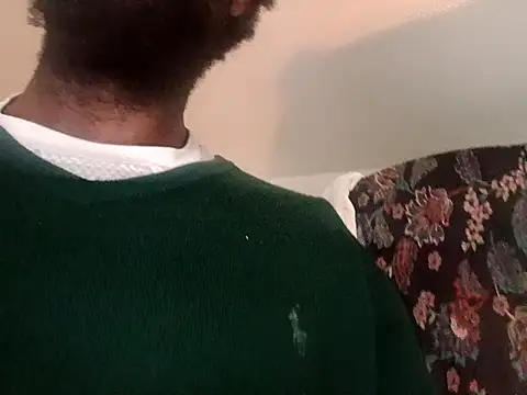 Snapshot of DevinToore chatting on January 5, 2026, 10:02 pm DevinToore online show from January 5, 2026, 10:02 pm