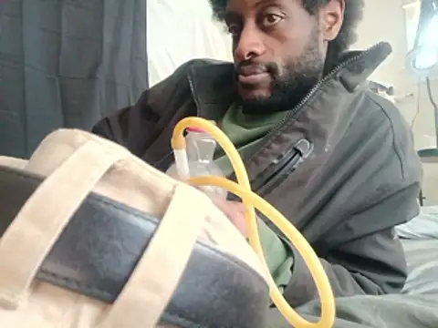 Snapshot of DevinToore chatting on January 14, 2026, 6:24 pm DevinToore online show from January 14, 2026, 6:24 pm