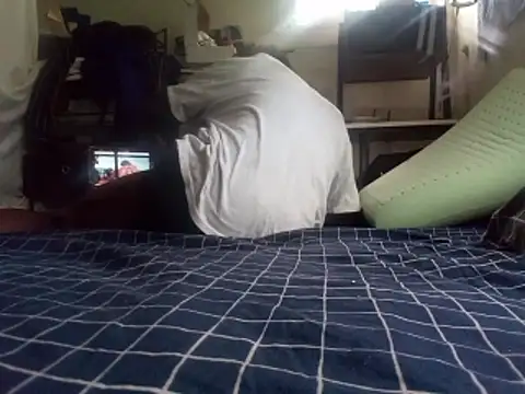 Snapshot of DevinToore chatting on February 23, 2026, 7:22 pm DevinToore online show from February 23, 2026, 7:22 pm