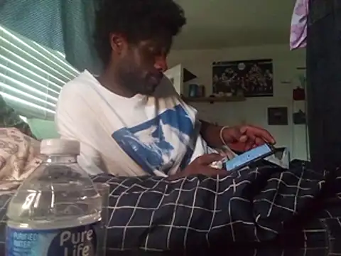 Snapshot of DevinToore chatting on February 25, 2026, 7:56 pm DevinToore online show from February 25, 2026, 7:56 pm