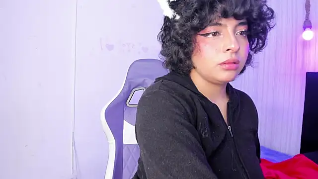 miku katsuragi online show from December 23, 2025, 2:31 am