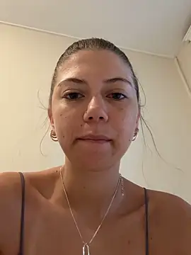 emilycoco online show from June 14, 2026, 8:33 pm