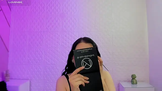 Violetaa diazz online show from March 20, 2026, 9:08 pm