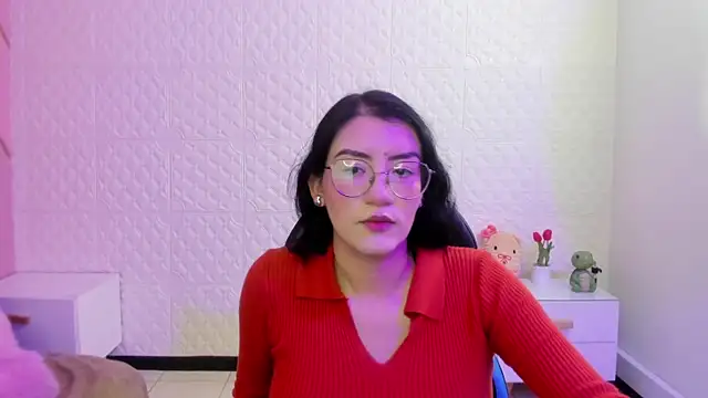 Violetaa diazz online show from May 14, 2026, 9:21 pm