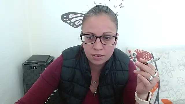 LadyHellene online show from April 4, 2026, 12:35 pm