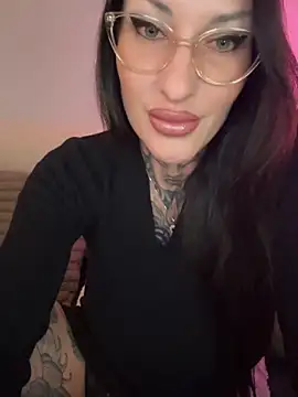 Snapshot of MeganWitch chatting on May 14, 2026, 6:47 pm MeganWitch online show from May 14, 2026, 6:47 pm