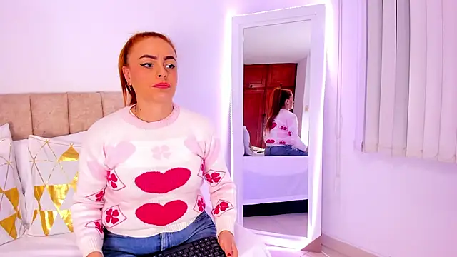 Snapshot of cristalwalker__ chatting on December 1, 2025, 10:20 am cristalwalker online show from December 1, 2025, 10:20 am