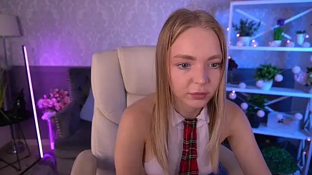 Snapshot of EmilySunshineS chatting on September 10, 2025, 6:57 am EmilySunshineS online show from September 10, 2025, 6:57 am