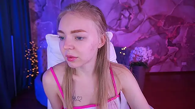 Snapshot of EmilySunshineS chatting on September 14, 2025, 1:10 pm EmilySunshineS online show from September 14, 2025, 1:10 pm