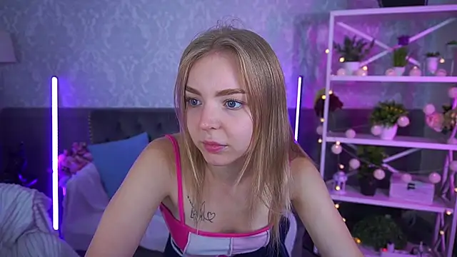 Snapshot of EmilySunshineS chatting on September 16, 2025, 6:47 am EmilySunshineS online show from September 16, 2025, 6:47 am