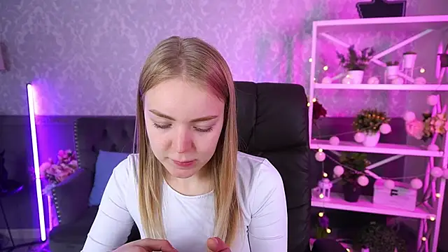 Snapshot of EmilySunshineS chatting on October 2, 2025, 7:04 am EmilySunshineS online show from October 2, 2025, 7:04 am