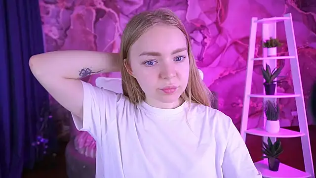 Snapshot of EmilySunshineS chatting on November 12, 2025, 7:31 am EmilySunshineS online show from November 12, 2025, 7:31 am