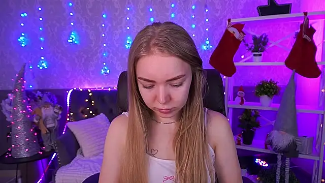 EmilySunshineS online show from December 22, 2025, 8:00 am