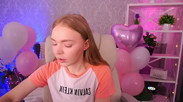 EmilySunshineS online show from February 16, 2026, 7:26 am