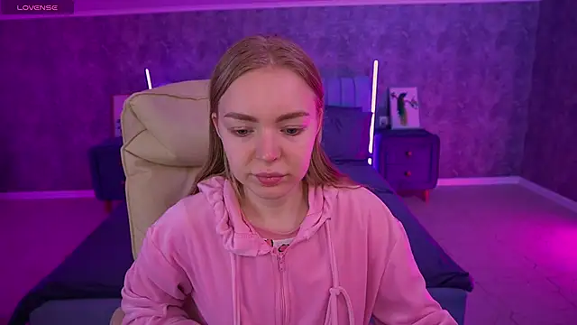 EmilySunshineS online show from April 7, 2026, 5:41 am