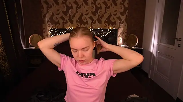 EmilySunshineS online show from April 16, 2026, 5:52 am