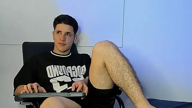 Snapshot of Adan_rivas_ chatting on February 20, 2025, 2:18 am Adan rivas online show from February 20, 2025, 2:18 am