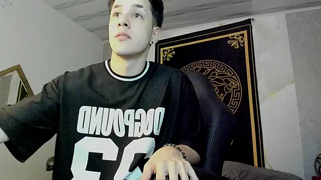 Snapshot of Adan_rivas_ chatting on March 13, 2025, 11:38 pm Adan rivas online show from March 13, 2025, 11:38 pm