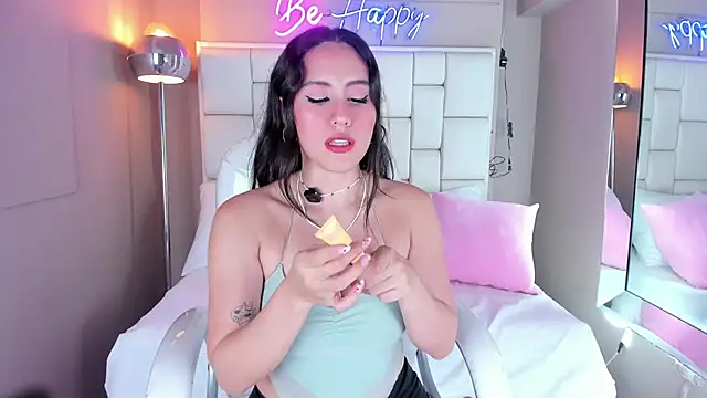 VioletthaRous online show from October 18, 2025, 10:54 pm