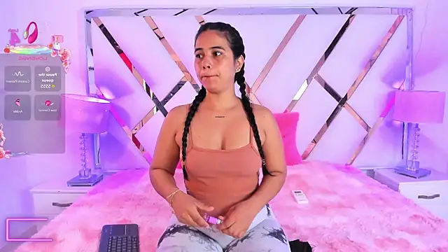 naughty  sara online show from November 21, 2025, 11:42 am