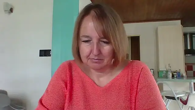 Snapshot of Sandcoq chatting on April 28, 2026, 9:25 am Sandcoq online show from April 28, 2026, 9:25 am