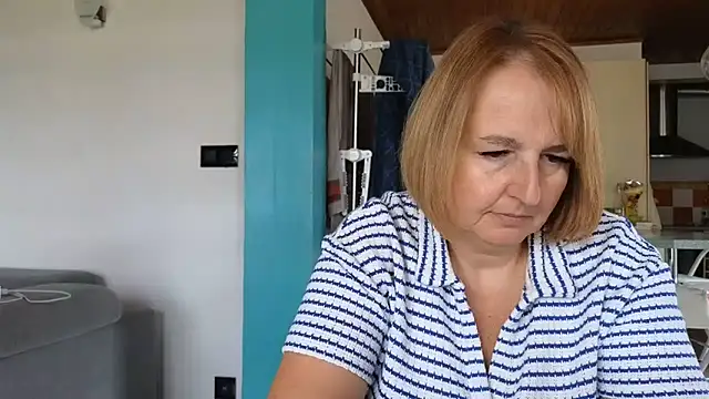 Snapshot of Sandcoq chatting on June 2, 2026, 8:27 am Sandcoq online show from June 2, 2026, 8:27 am