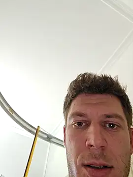 Snapshot of Alexxxmaster1312 chatting on December 18, 2025, 2:45 pm Alexxxmaster1312 online show from December 18, 2025, 2:45 pm