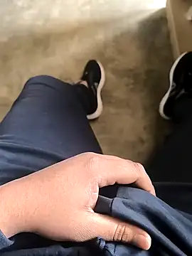 rana9639 1 online show from February 11, 2025, 5:26 am