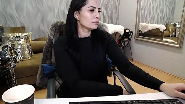 Sara Poison online show from February 2, 2026, 3:27 am