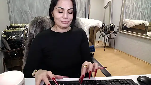 Sara Poison online show from February 5, 2026, 3:44 am