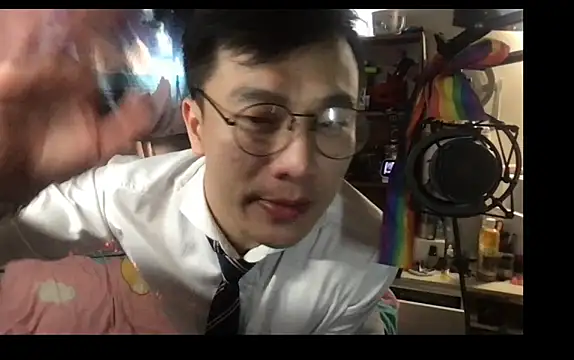 Snapshot of ex199212 chatting on February 13, 2025, 4:43 am ex199212 online show from February 13, 2025, 4:43 am