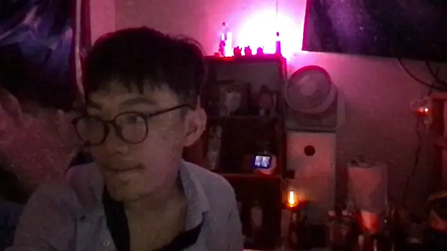 Snapshot of ex199212 chatting on March 10, 2025, 10:48 am ex199212 online show from March 10, 2025, 10:48 am