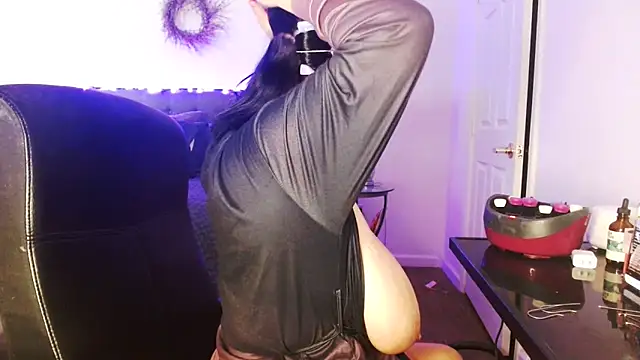 AlyssiaAmoreXO online show from March 29, 2026, 4:07 pm